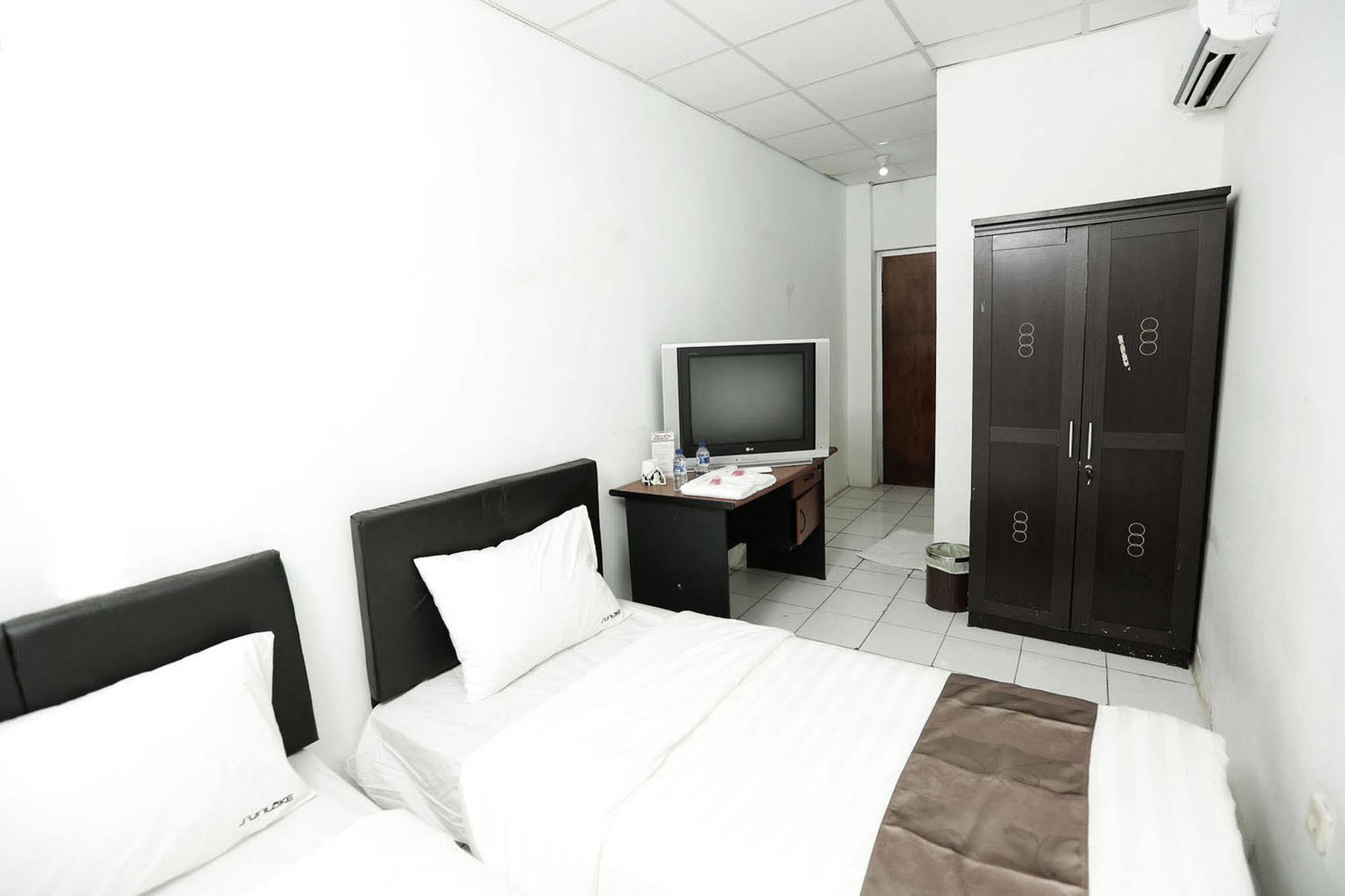 Hotel Ds Colive Siliwangi à Semarang Extérieur photo